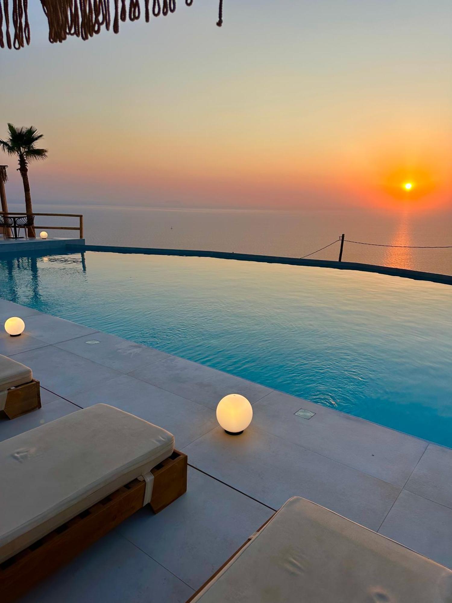 Leon Luxury Suites 이메로비글리 외부 사진